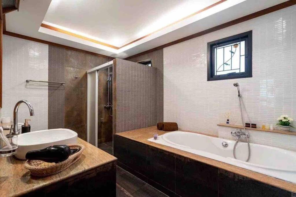 6Br Laguna Bangtao Seaside Swimming Pool Villa Phuket Bagian luar foto